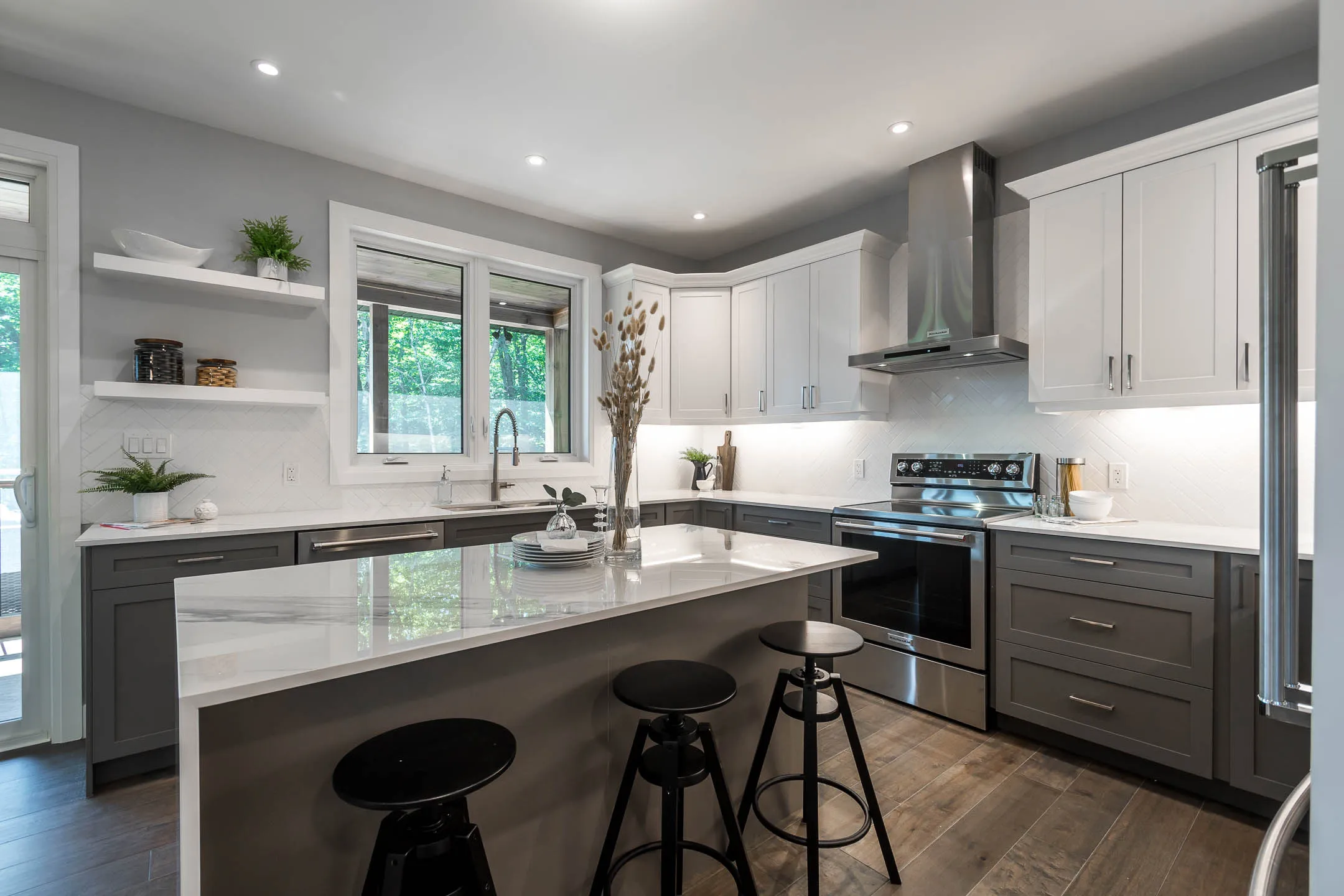 Kitchen and dining area