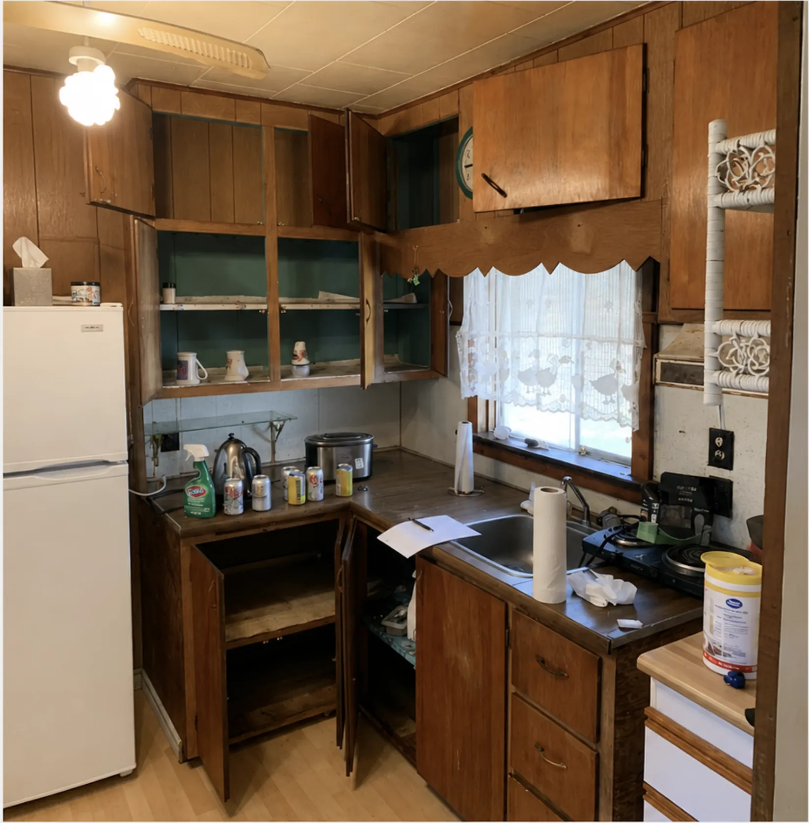 Existing Utterson kitchen before renovation